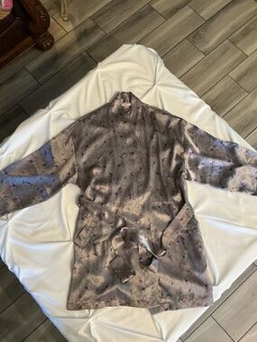 Victoria’s Secret Satin Kimono Robe